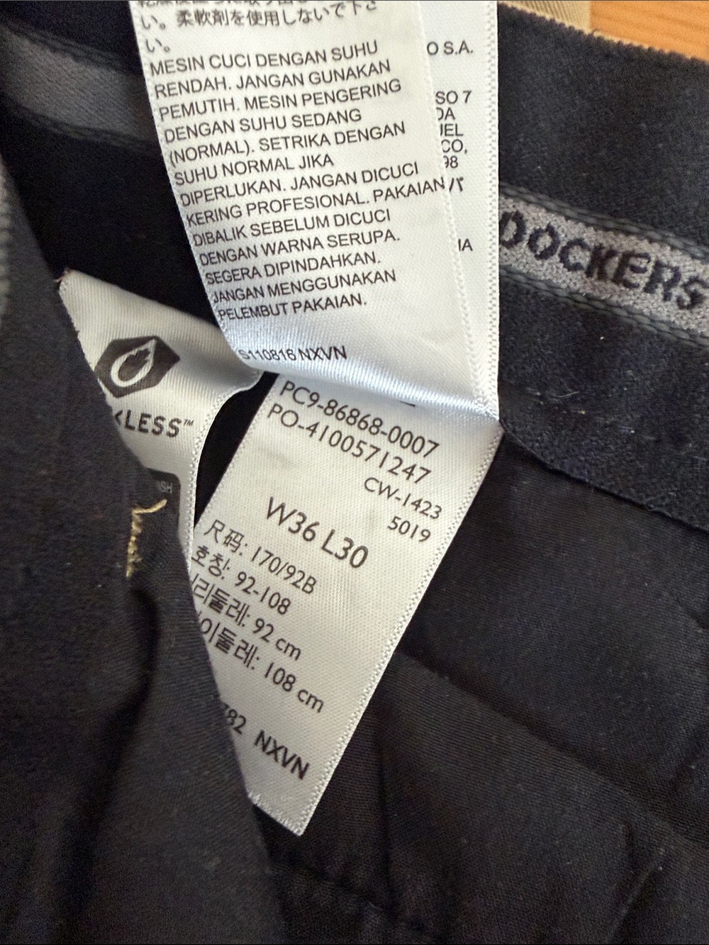 Dockers Men's Chinos in Light Khaki - Picture 5 of 5